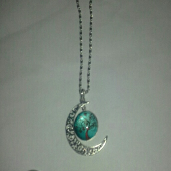 Jewelry - Picture 4 of 4